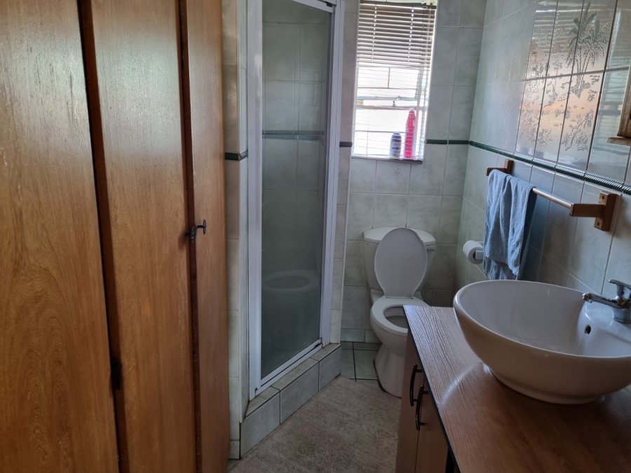 4 Bedroom Property for Sale in Pellissier Free State